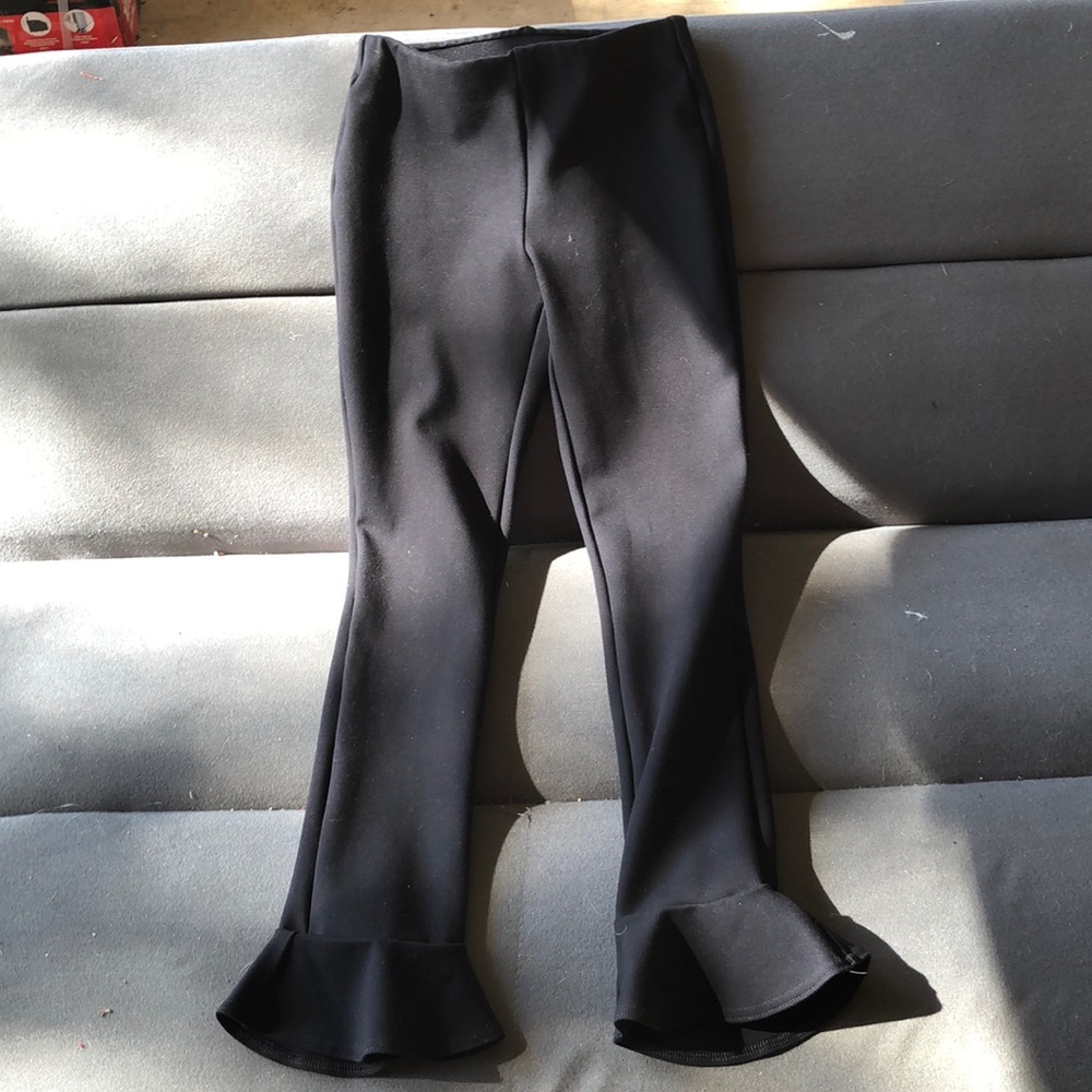 Really cute black pants